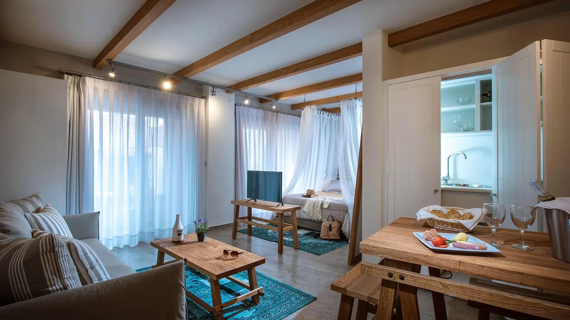 Omiros Boutique Hotel (Adults Only)